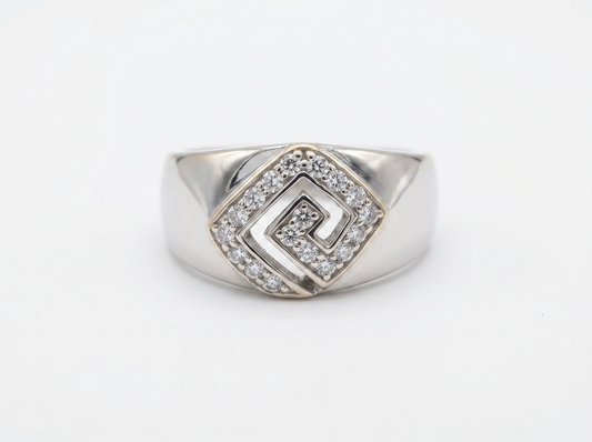 Geometric Round Diamond Signet Ring | 14K Gold Ring