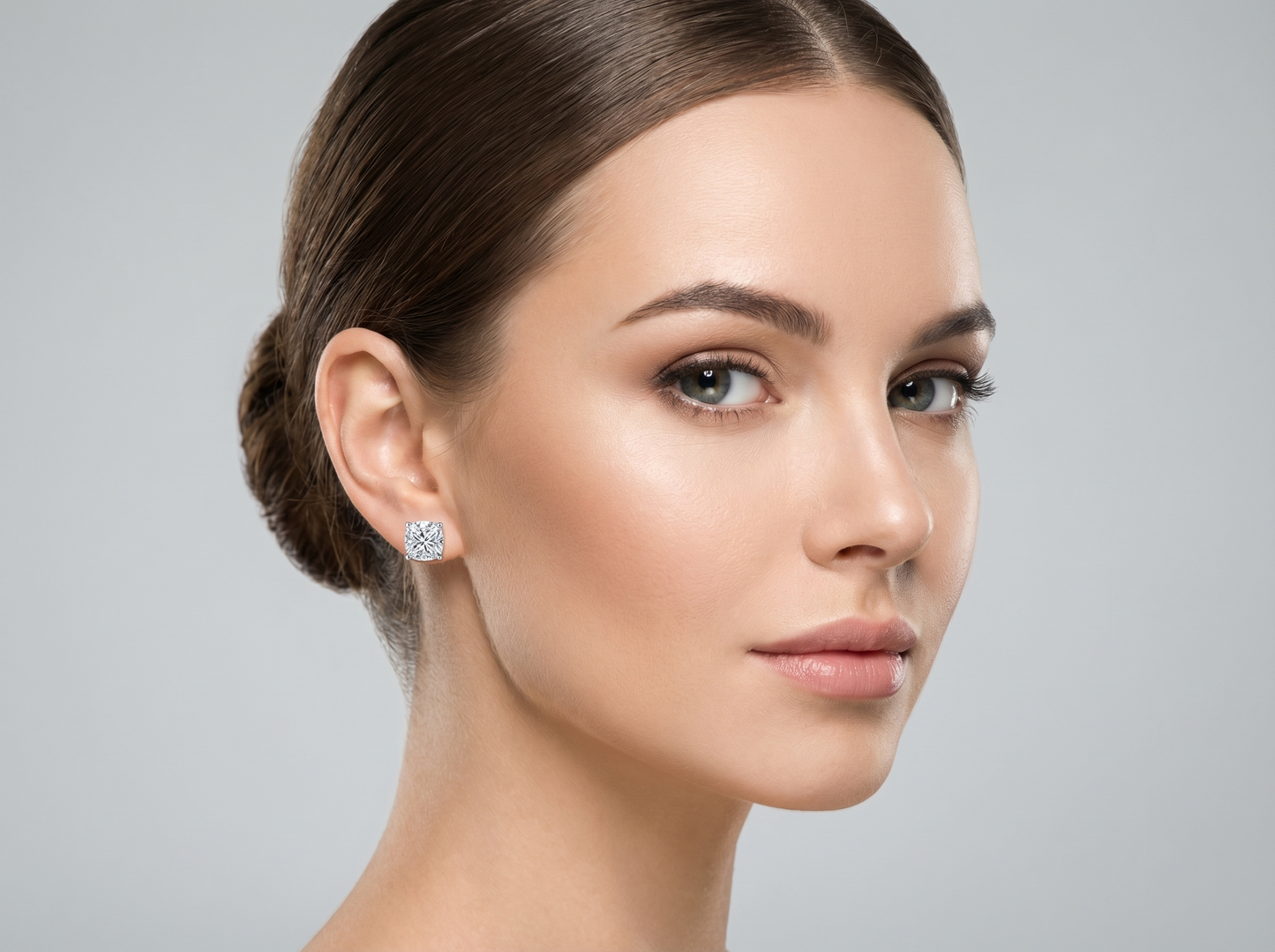 round diamond stud earrings | four-prong basket setting