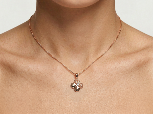 Modern Clover Diamond Pendant | Dual Texture Lattice Prong Setting