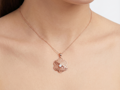 Textured Clover Diamond Pendant | Dual Texture Lattice Vine Prong Setting