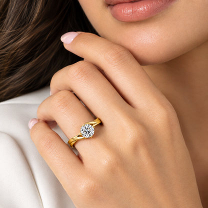 Round Cut Diamond Women's Solitaire Ring | 1 CT Classic Cathedral Prong Setting