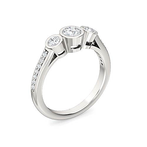 round brilliant three stone pavé diamond engagement ring | matched accent stone setting