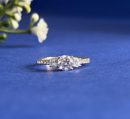 Round Diamond Women's Three Stone Ring | Pavé Prong Setting