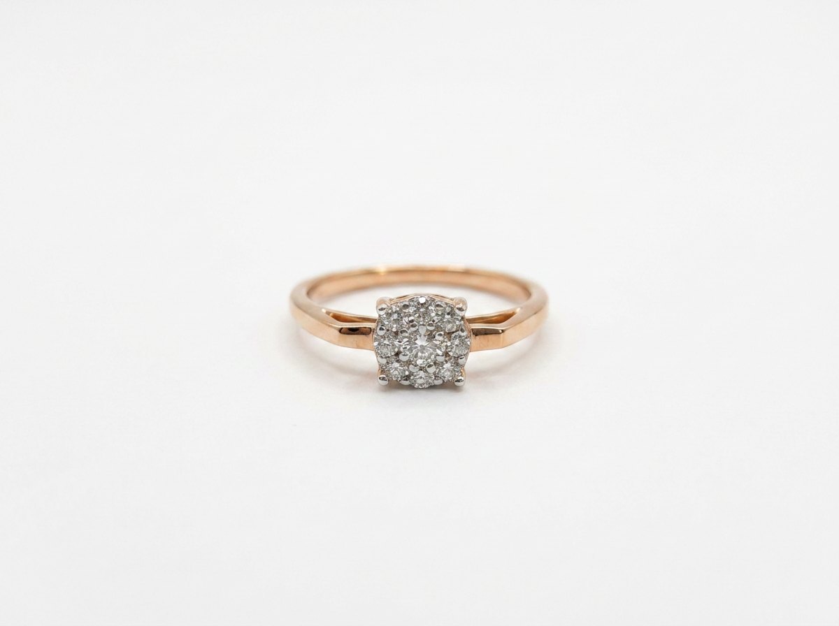 round diamond women's cluster ring | prong setting
