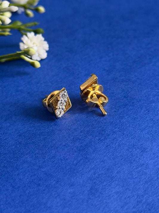 Round Diamond Women's Stud Earrings | Geometric Prong Setting