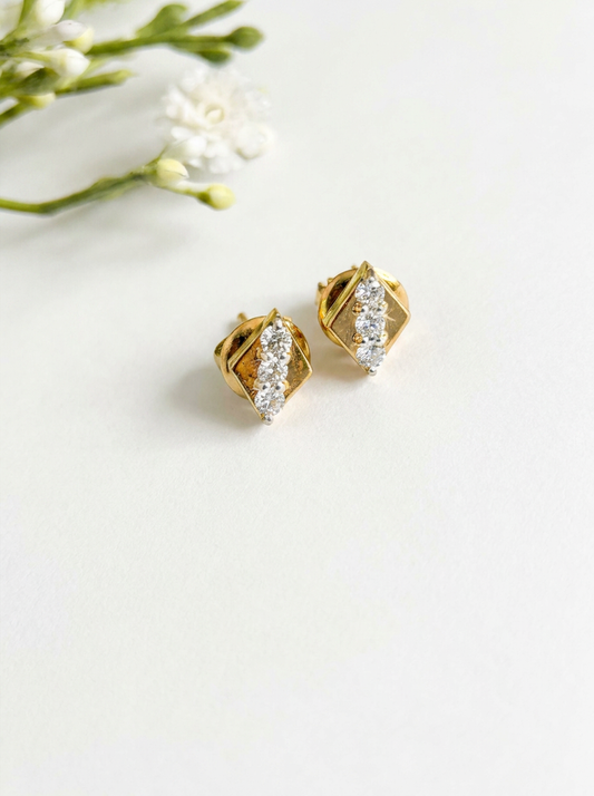Round Diamond Women's Stud Earrings | Geometric Prong Setting