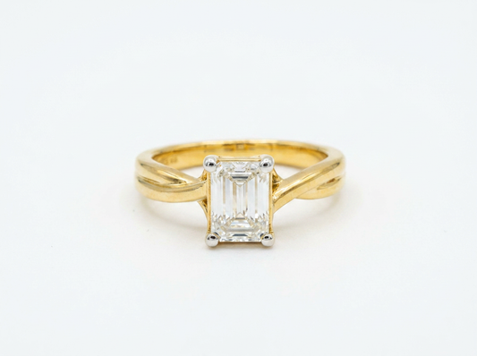 Emerald Diamond Women's Solitaire Ring | Prong Setting