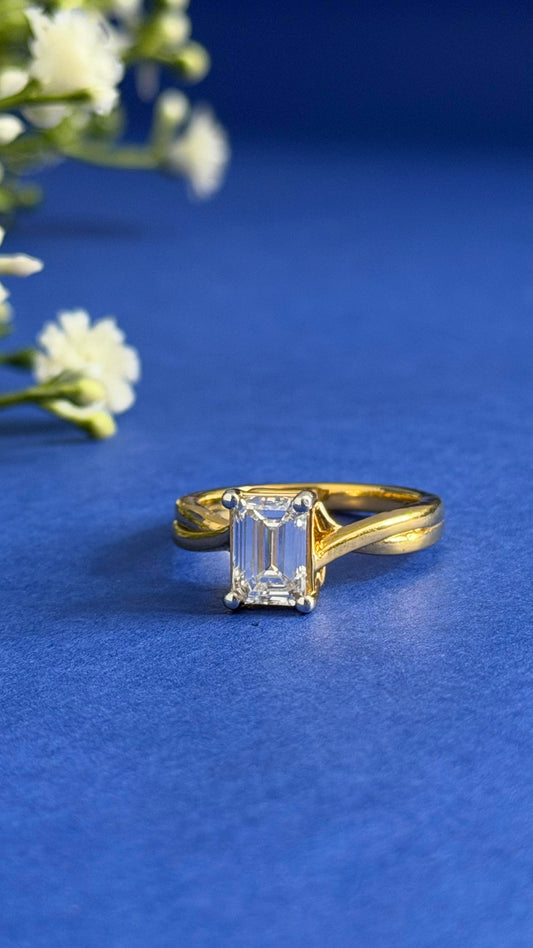 Emerald Diamond Women's Solitaire Ring | Prong Setting
